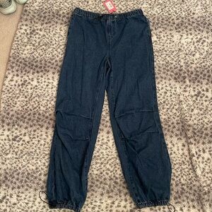 Edikted Lorelai Oversized Cargo Jeans